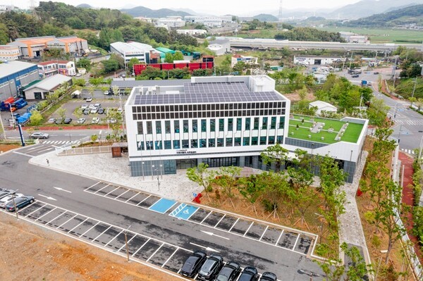 경남 김해 명동일반산업단지에 미래 자동차 기술 개발을 위한 ‘미래자동차 버추얼 센터’가 문을 열었다. (출처: 경상남도)