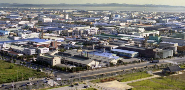 출처 : 시흥시 / 2001년 당시의 시화 국가 산업단지 전경, 현재는 디지털 전환이 가속화 되고 있다. 