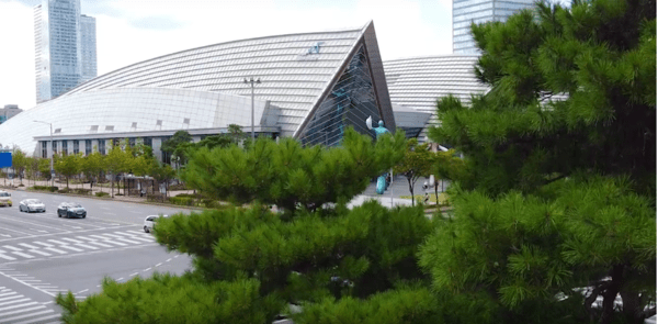 출처 : 송도컨벤시아 / 동 규범 이행시 세계 서비스 교역 비용의 1,270억 불 이상의 감소가 기대된다.