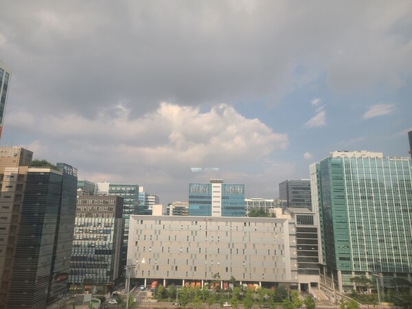 산업집적활성화 및 공장설립에 관한 법률 제13장은 공장 설립 등의 규정을 담고 있다.