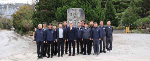 출처 : 한솔그룹 / 고객의 기대와 희망에 보답하는 기업 목표가 한솔그룹이 업계에서 신뢰받는 기업으로 자리매김하는 데 큰 역할을 하고 있다. 