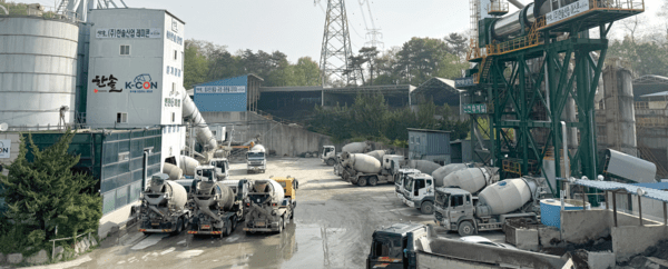 출처 : 한솔 그룹 / (주)한솔산업 개발, (주)한솔건설 산업, (주)한솔산업, (주)한솔, (주)한솔기업, (주) 솔 알에 씨, 한솔 레미콘(주)