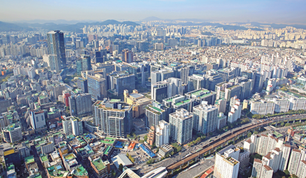 참고사진 -출처 : 산단공 / 정부는 노후 산업단지의 2025년도 재생 사업 및 활성화 구역 사업에 대한 지자체 공모를 추진한다